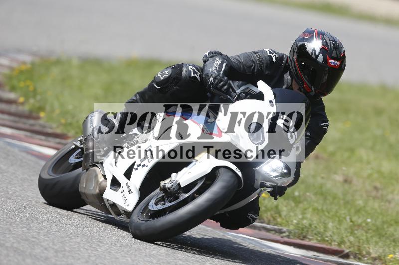 Archiv-2025/27 12.06.2025 Ducati Schweiz Trackday Warmup  ADR/blau-bleu/25